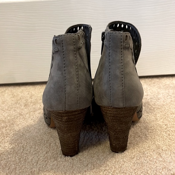 Vince Camuto | Grey Suede Booties | Sz 8 - Picture 6 of 6